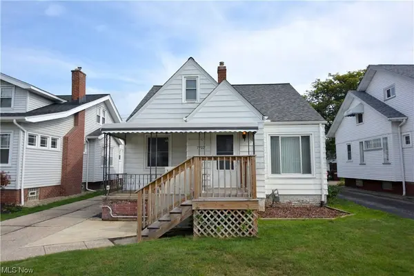 7702 Renwood DR, Parma, OH 44129