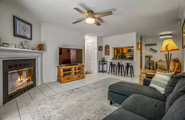 505 Oppenheimer DR #811, Los Alamos, NM 87544