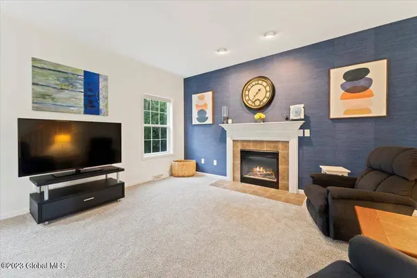 13 Fox Glove Way, Ballston Spa, NY 12020