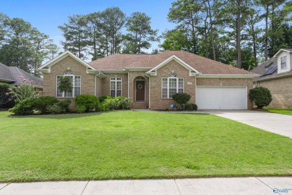 1719 Weymouth Lane NW, Huntsville, AL 35806