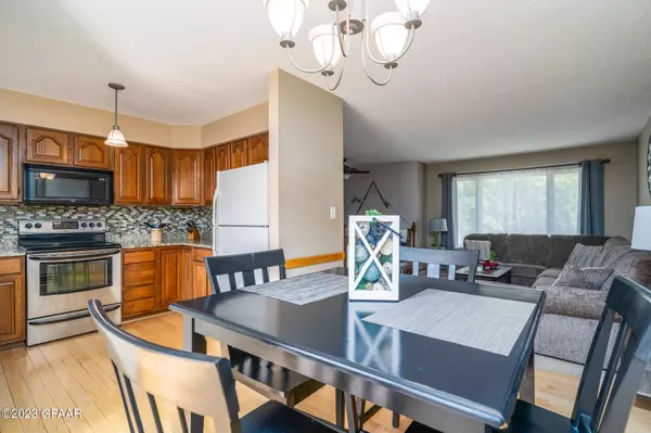 1116 21ST Street S, Grand Forks, ND 58201