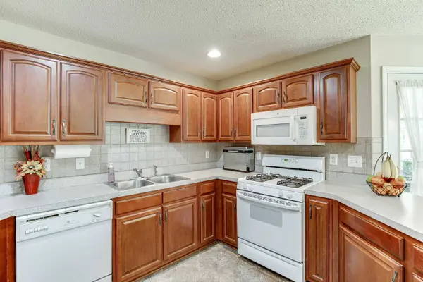 980 Tynsdale DR, Douglasville, GA 30134