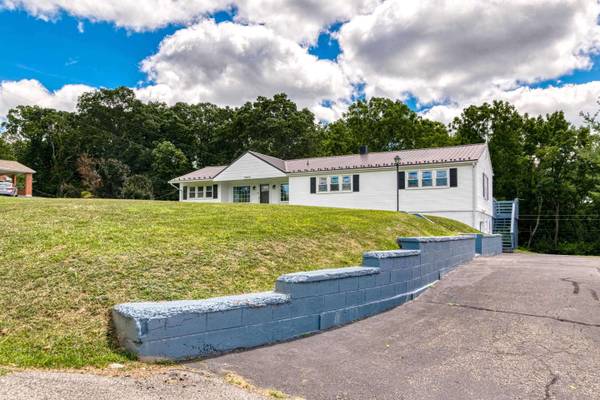 1840 PEPPERS FERRY RD, Pulaski, VA 24301