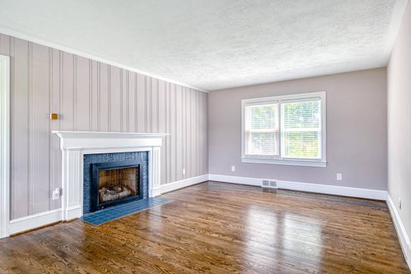 1840 PEPPERS FERRY RD, Pulaski, VA 24301