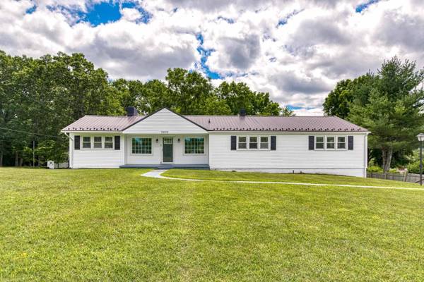 1840 PEPPERS FERRY RD, Pulaski, VA 24301