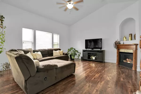 3892 W SIENNA DUNE DR, South Jordan, UT 84009