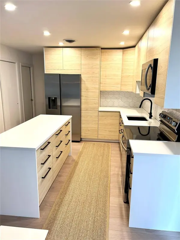 2895 SIESTA DR, Venice, FL 34293