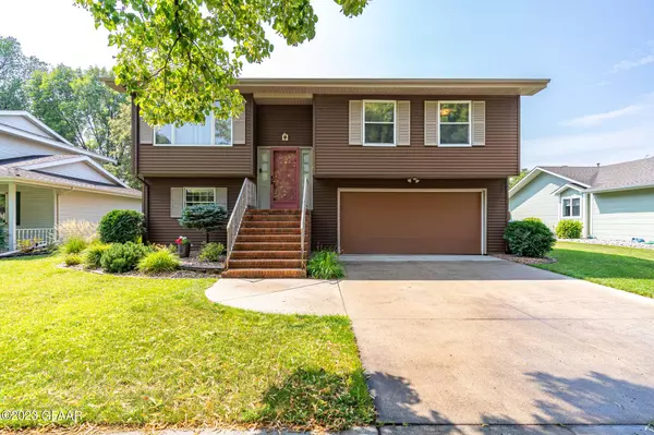 1116 21ST Street S, Grand Forks, ND 58201