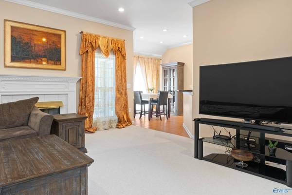 1719 Weymouth Lane NW, Huntsville, AL 35806