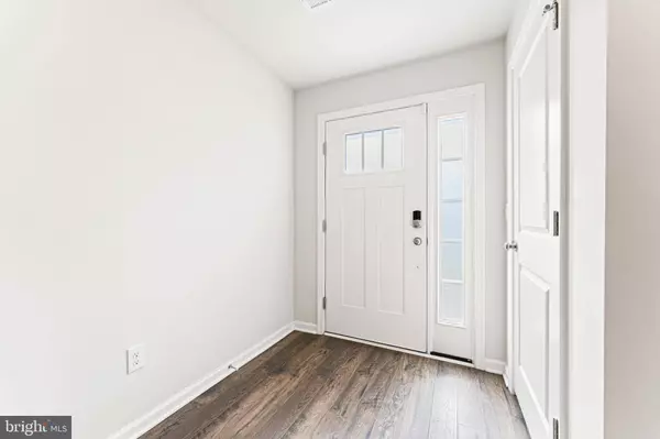 8 PALERMO LN, Mount Laurel, NJ 08054