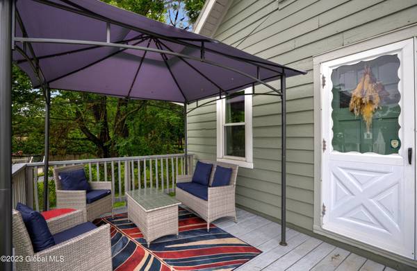 10 Gipp Road, Guilderland, NY 12203