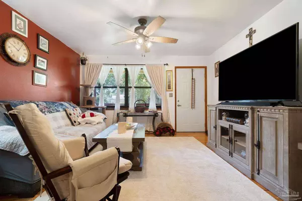 5515 Sun Valley Dr, Pensacola, FL 32505