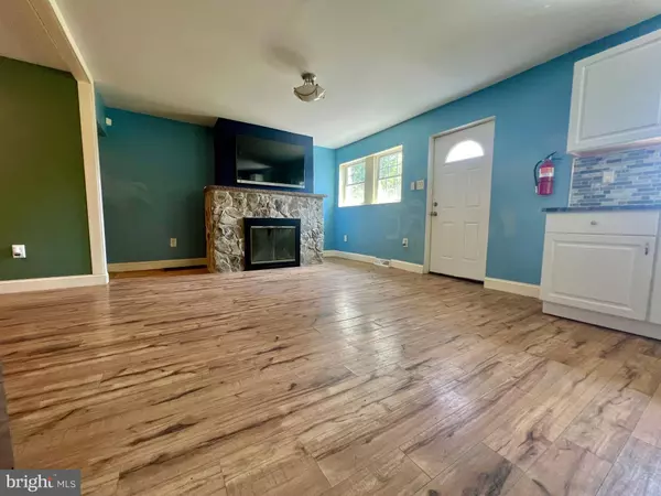 2427 WINSLOW RD, Williamstown, NJ 08094