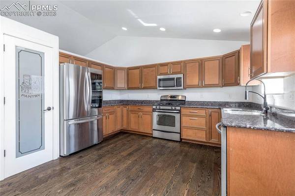 7710 Dutch LOOP, Colorado Springs, CO 80925