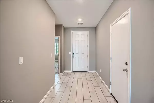 8242 Skye Struck Drive, Las Vegas, NV 89166