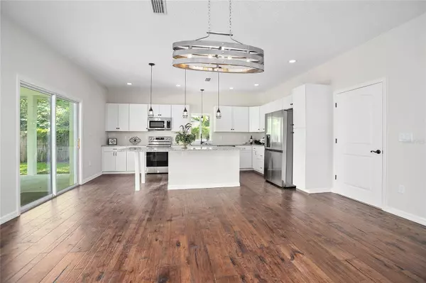 531 LAKEVIEW AVE, Orange City, FL 32763