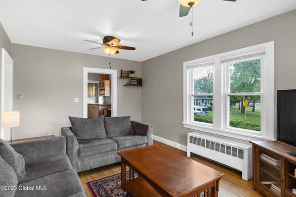 10 Gipp Road, Guilderland, NY 12203