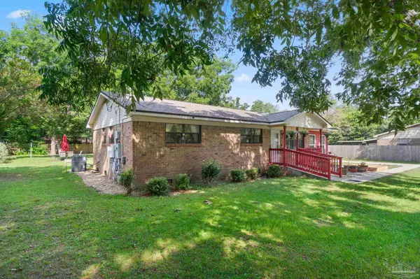 5515 Sun Valley Dr, Pensacola, FL 32505