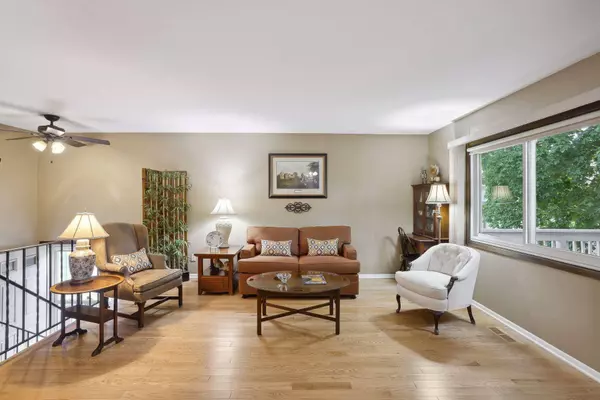 11166 Xavier CT, Bloomington, MN 55437