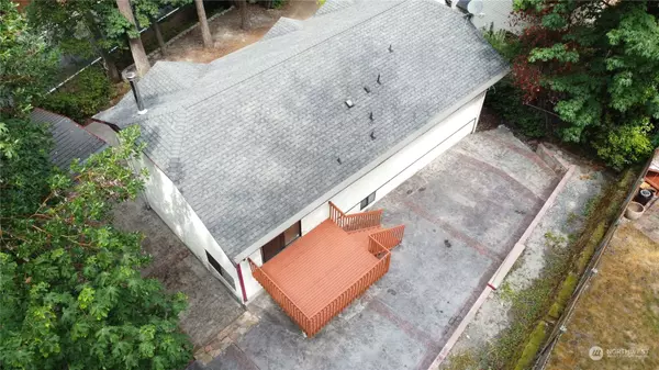 15721 SE Newport WAY, Bellevue, WA 98006