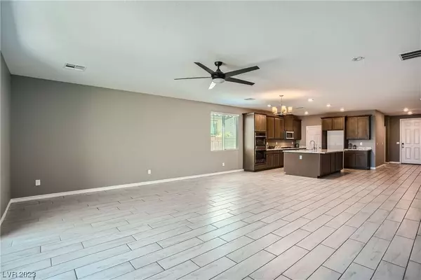 8242 Skye Struck Drive, Las Vegas, NV 89166