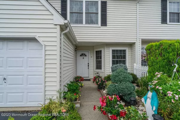 31 Mariners Cove, Freehold, NJ 07728