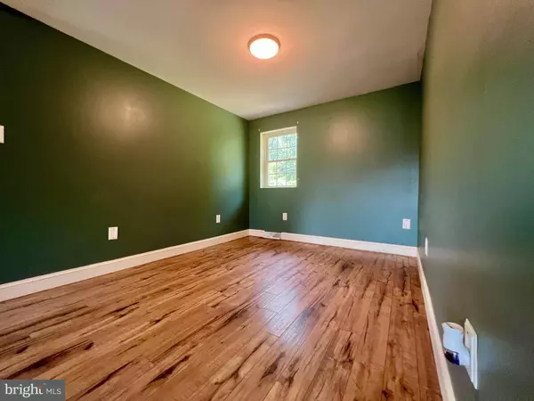 2427 WINSLOW RD, Williamstown, NJ 08094