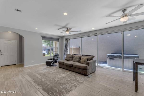 4383 E PONY Lane, Gilbert, AZ 85295