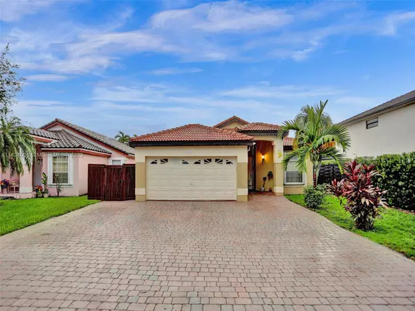 19650 NW 84th Ave, Hialeah, FL 33015