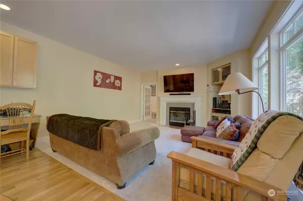 7373 Springridge RD NE, Bainbridge Island, WA 98110