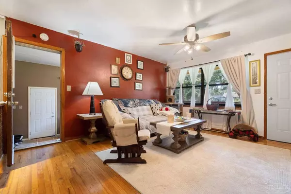 5515 Sun Valley Dr, Pensacola, FL 32505