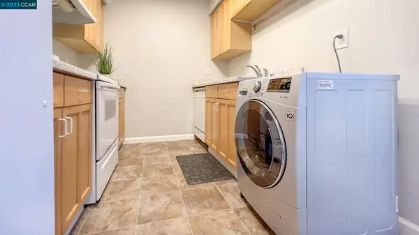 1133 Meadow Ln #10, Concord, CA 94520