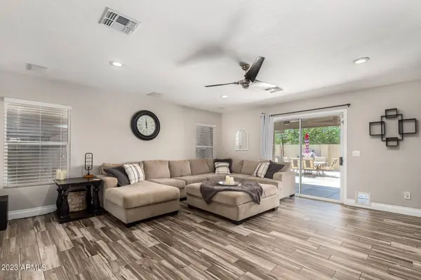 11553 W GREEN Drive, Youngtown, AZ 85363