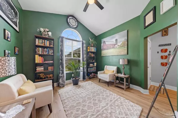 3534 Ashmore Ln, Pace, FL 32571