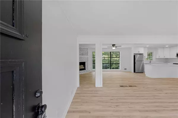 2619 Colonial DR, College Park, GA 30337