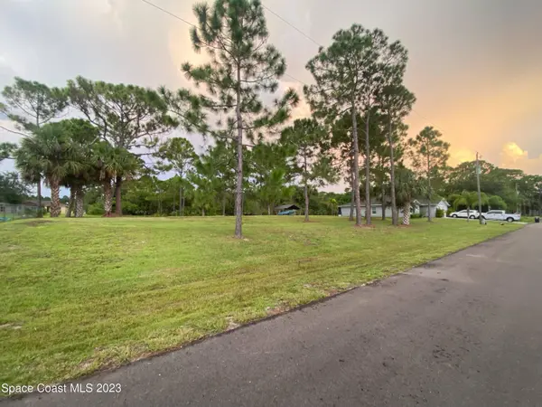 2857 Foxglove Avenue SW, Palm Bay, FL 32908