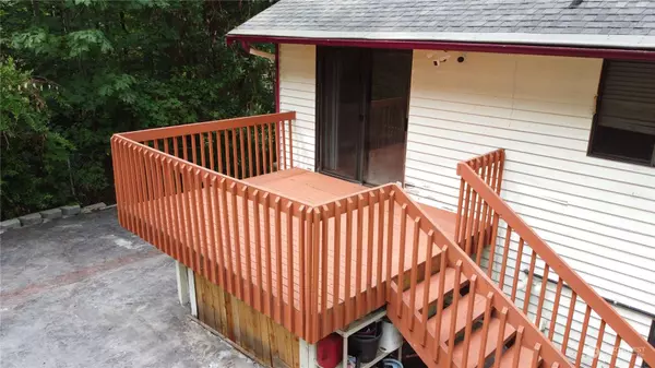 15721 SE Newport WAY, Bellevue, WA 98006