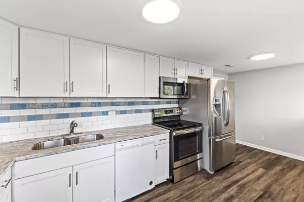 1421 Deloss ST, Indianapolis, IN 46201