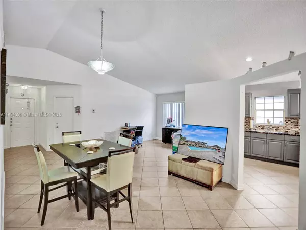 19650 NW 84th Ave, Hialeah, FL 33015