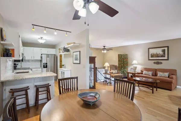 11166 Xavier CT, Bloomington, MN 55437