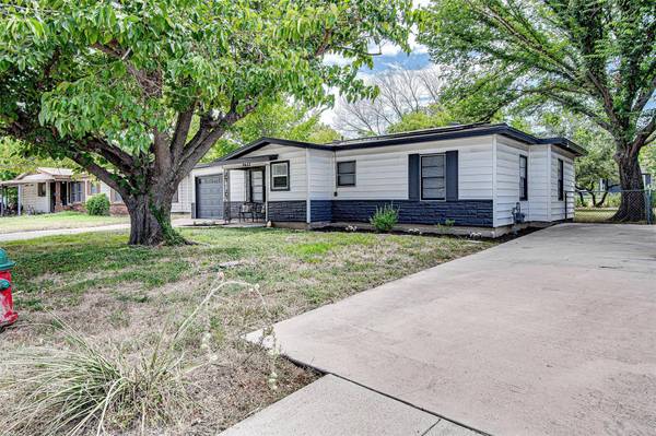 3632 Eastridge Drive, Haltom City, TX 76117