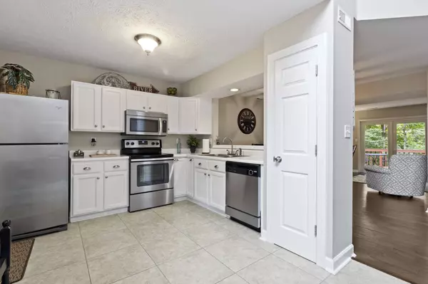 11531 Hidden Bay, Indianapolis, IN 46236