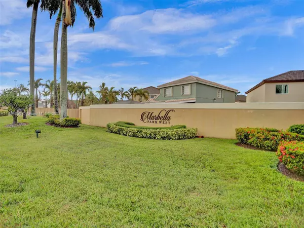 19650 NW 84th Ave, Hialeah, FL 33015