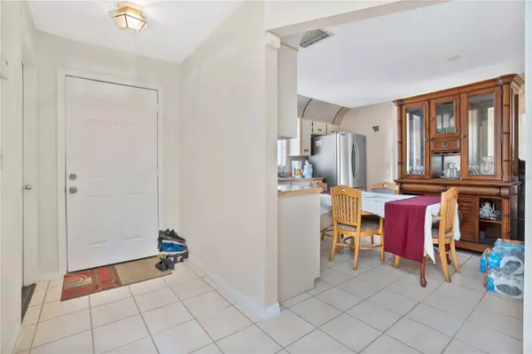 7707 LAKE GANDY CIR, Orlando, FL 32810