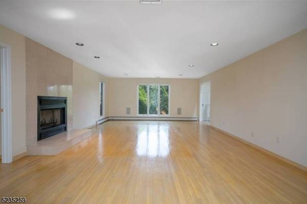 28 Sylvan Dr, Montville Twp., NJ 07058