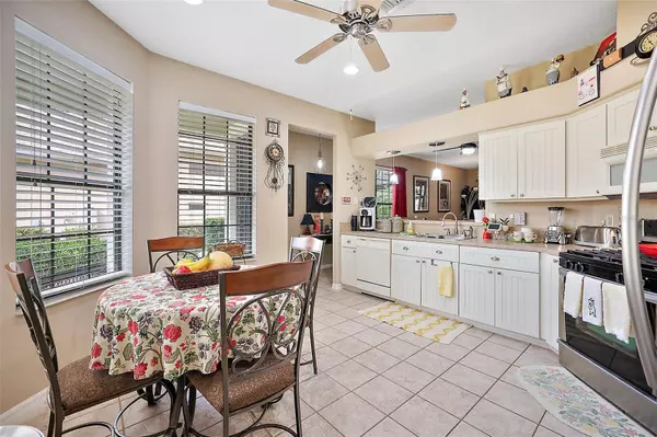 4977 RAINBOW TROUT RD, Tavares, FL 32778