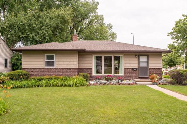 1401 12 Street S, Fargo, ND 58103
