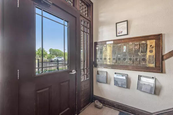 3939 Chicago AVE #103, Minneapolis, MN 55407