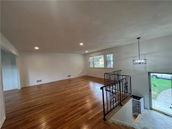 12812 Corrington AVE, Grandview, MO 64030