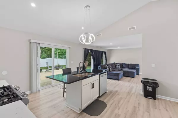 8452 W 87th ST, Indianapolis, IN 46278